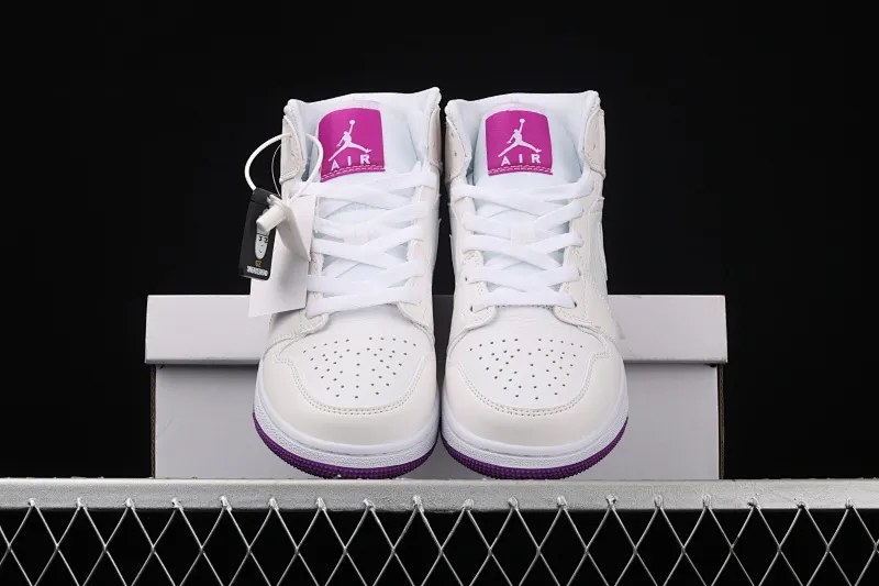 All categories Air Jordan Jordan series basketball shoes Air Jordan 1 Mid Air Jordan 1 Mid AJ1 Joe 1 white and purple women's sports and leisure basketball shoes 555112-100